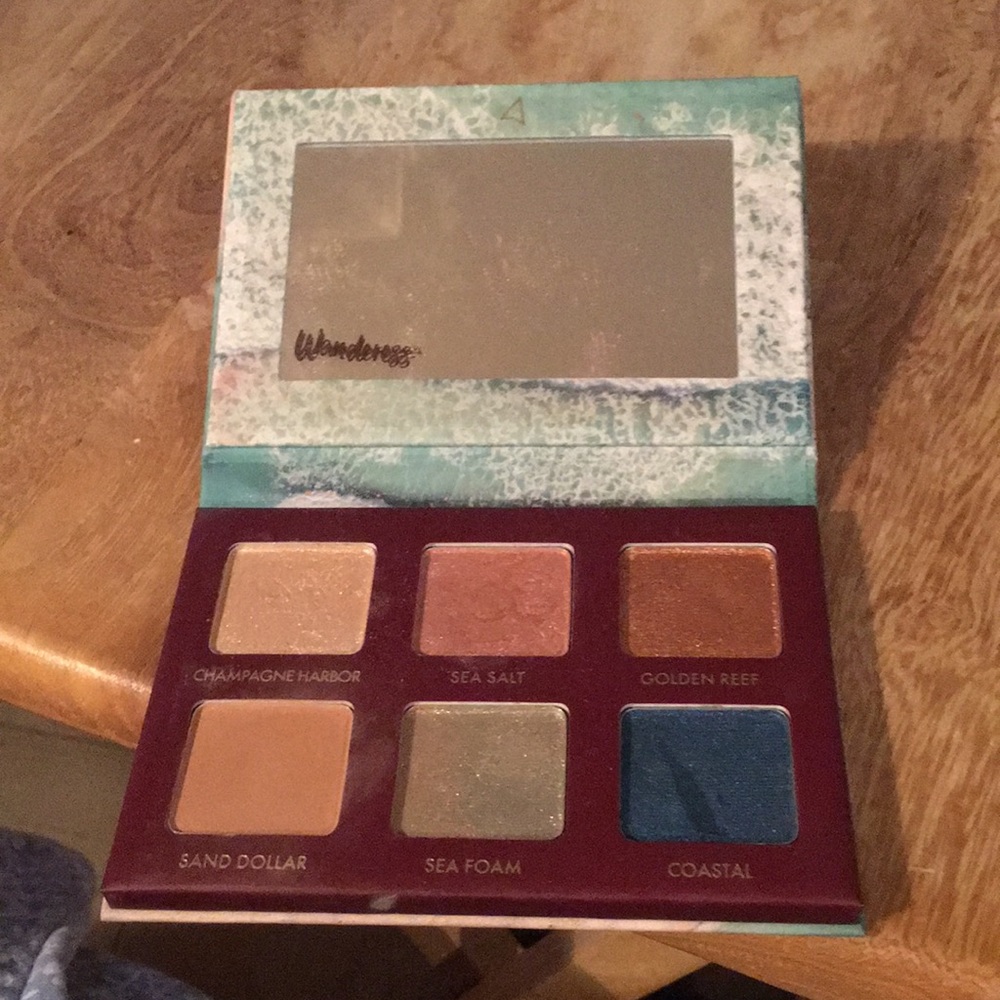Makeup - Picture 2 of 3